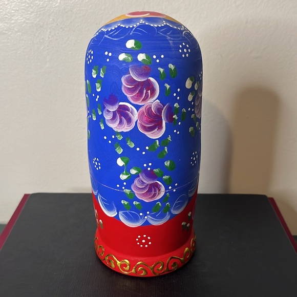 Matryoshka Handmade Wooden Traditional Russian 7 Piece Nesting Stacking Dolls - Picture 4 of 14